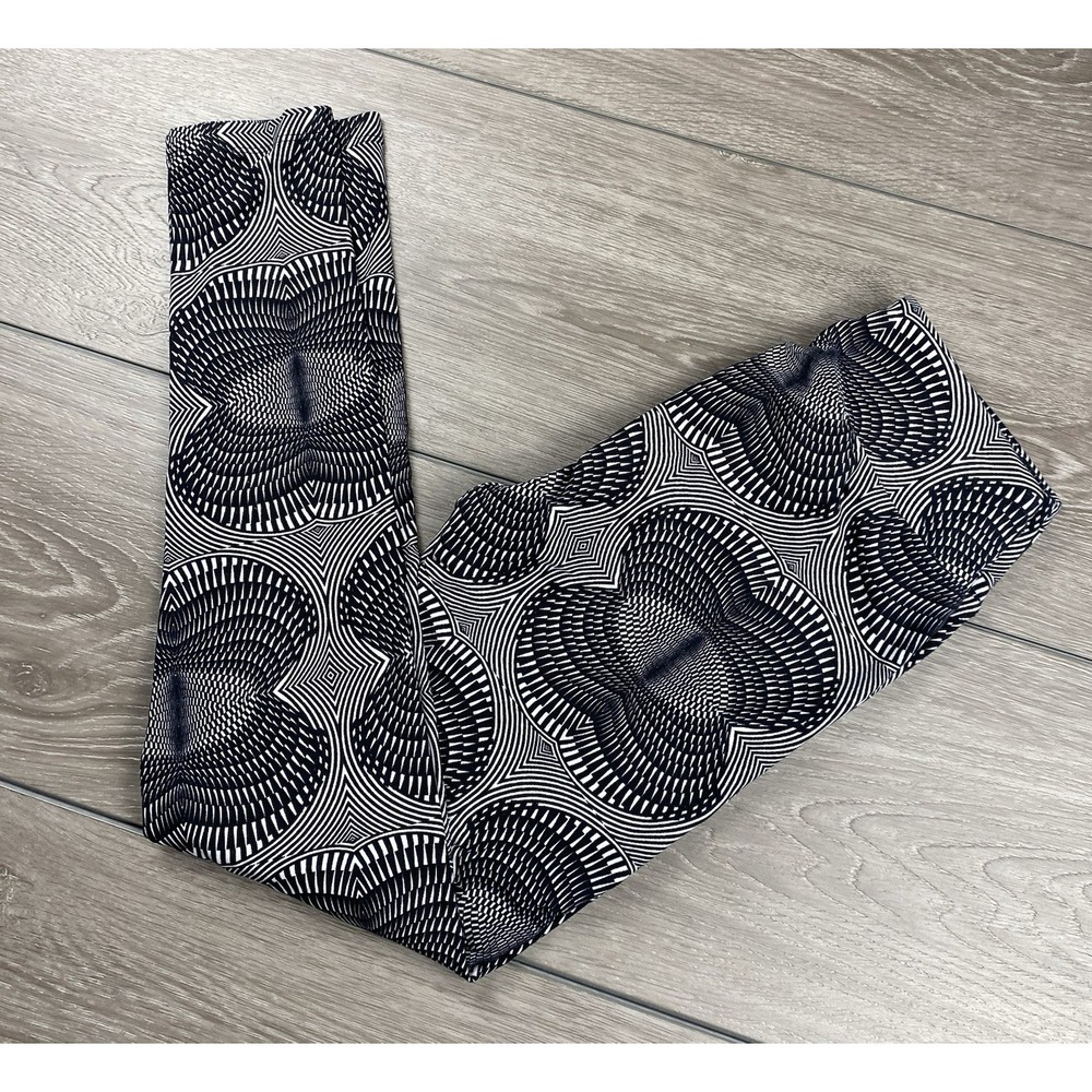 Lularoe Women's Pull Onβ Geometric Groovy Pattern Leggings Black White One Size